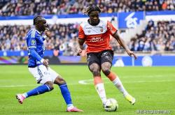 爱游戏中国官网-包含斯特拉斯堡豪取五球大胜，瞬间发力的词条