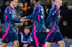 爱游戏娱乐-汉诺威球员努力奋战，客场逼平对手稳住保级的简单介绍