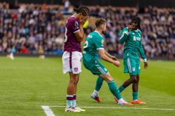 爱游戏官网-利物浦战胜伯恩利，巩固榜首位置的简单介绍