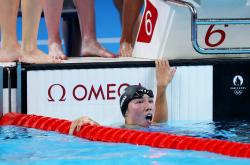 爱游戏官网app-美国游泳选手创造历史，奋勇夺冠