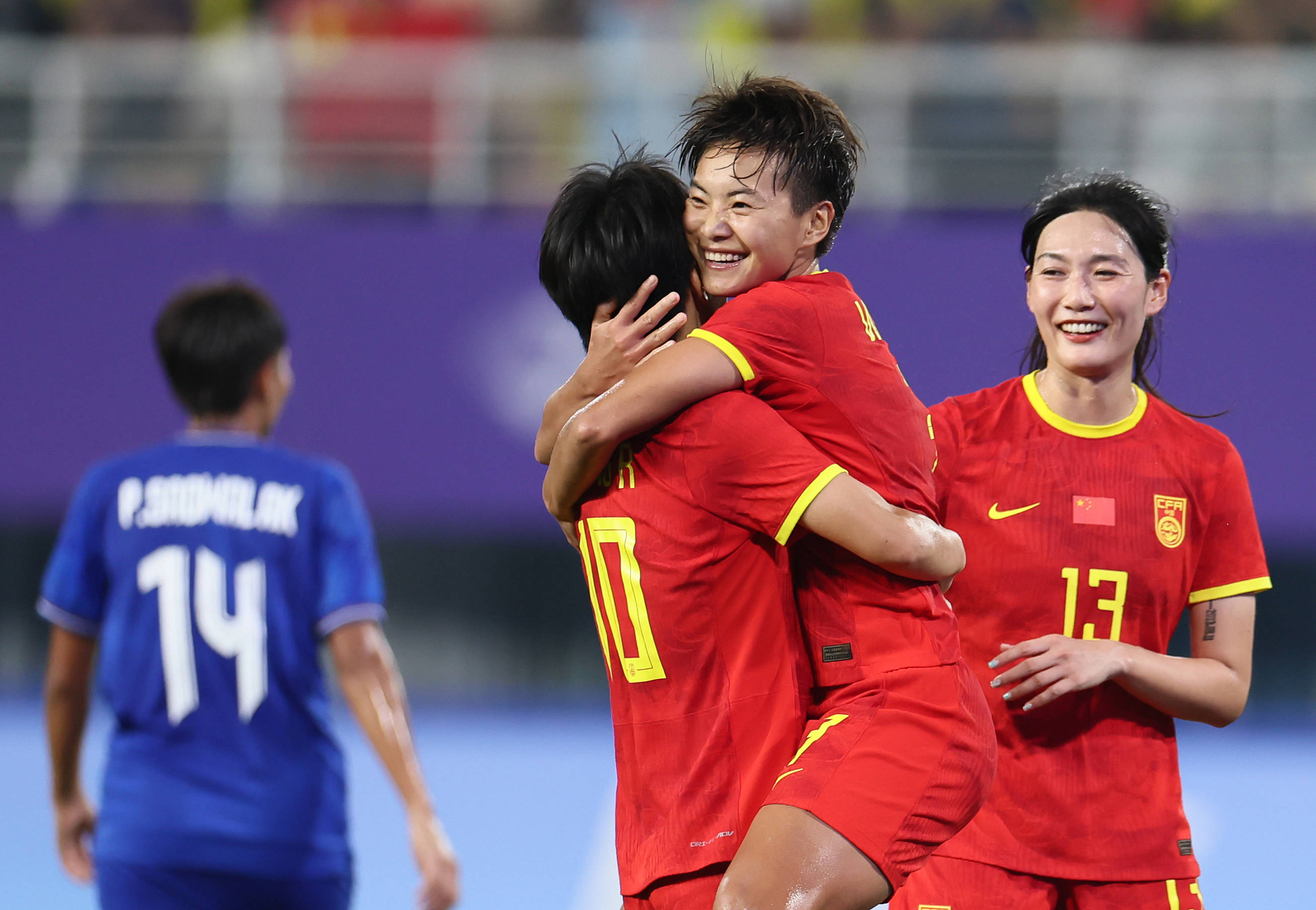 关于中国女足表现出色，轻松取得胜利的信息