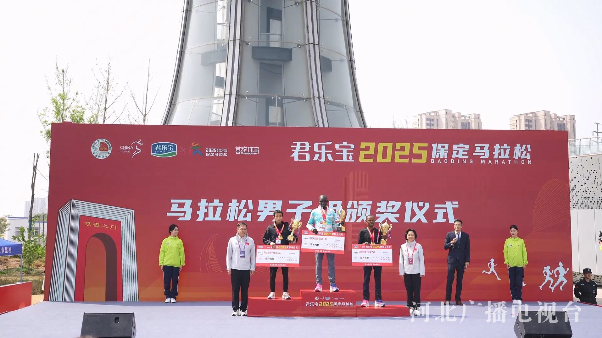 关于非洲运动员稳扎稳打,获得好成绩的信息 关于非洲运动员稳扎稳打,获得好成绩的信息