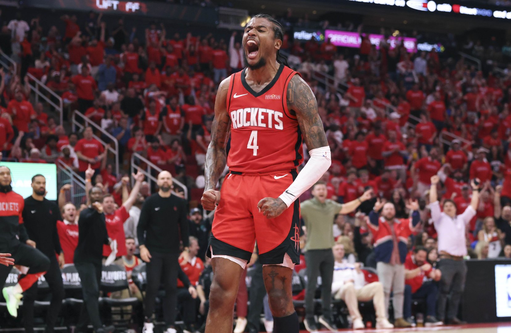 火箭主帅因战术失误遭到球迷质疑,局势变得岌岌可危 火箭主帅因战术失误遭到球迷质疑,局势变得岌岌可危