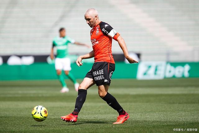 兰斯力争击败圣埃蒂安,全队集体努力 兰斯力争击败圣埃蒂安,全队集体努力