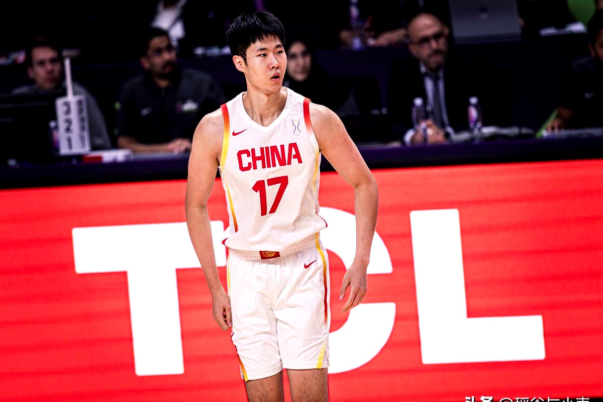 青岛队大胜江西队,锋线表现出色 青岛队大胜江西队,锋线表现出色