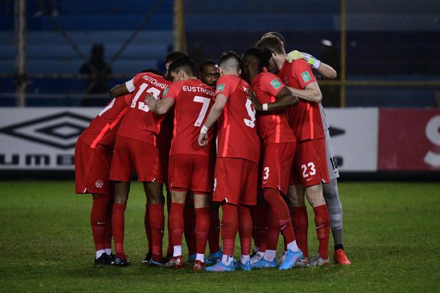 加拿大运动员凭借实力,稳坐领先位置 加拿大运动员凭借实力,稳坐领先位置