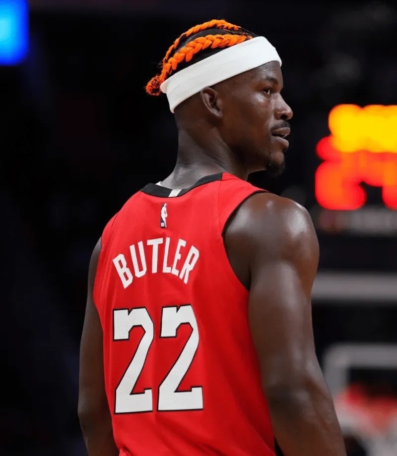 热火擒下76人，巴特勒独揽三双表现稳定