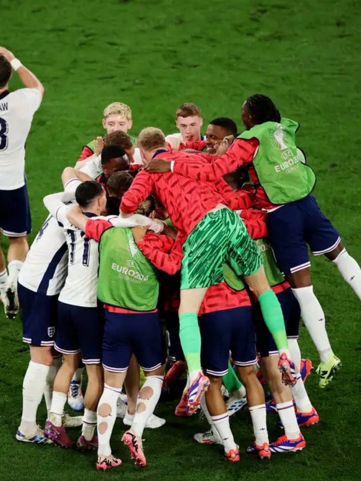 英格兰国家队凭借优异表现，轻松过关晋级